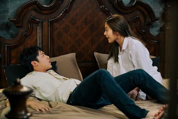 Sợ đẻ dày chồng ngủ riêng cho an toàn, nhưng đêm mưa sợ sấm sét quá tôi vào phòng chồng nằm ké thì hoảng hồn với điều bất thường này-2