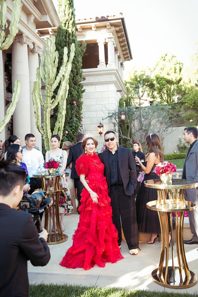 Nữ tỷ phú người Việt ở Mỹ từng được Hà Hồ, Vũ Khắc Tiệp tới thăm tổ chức sinh nhật trải toàn hoa hồng đắt đỏ không thua gì đám cưới hoàng gia-9