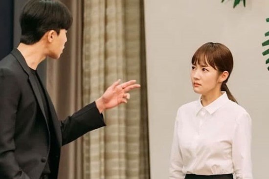 Nấu cả bàn tiệc sinh nhật thịnh soạn mà bạn trai không đến, hôm sau một người lạ đến nhà khiến tôi ngã quỵ