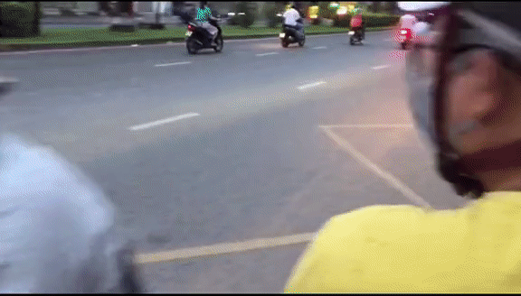 Danh tính cô gái quát sa sả hai mẹ con: Thường phát quà từ thiện, hay chỉ tay, nói trống không với người nghèo-4