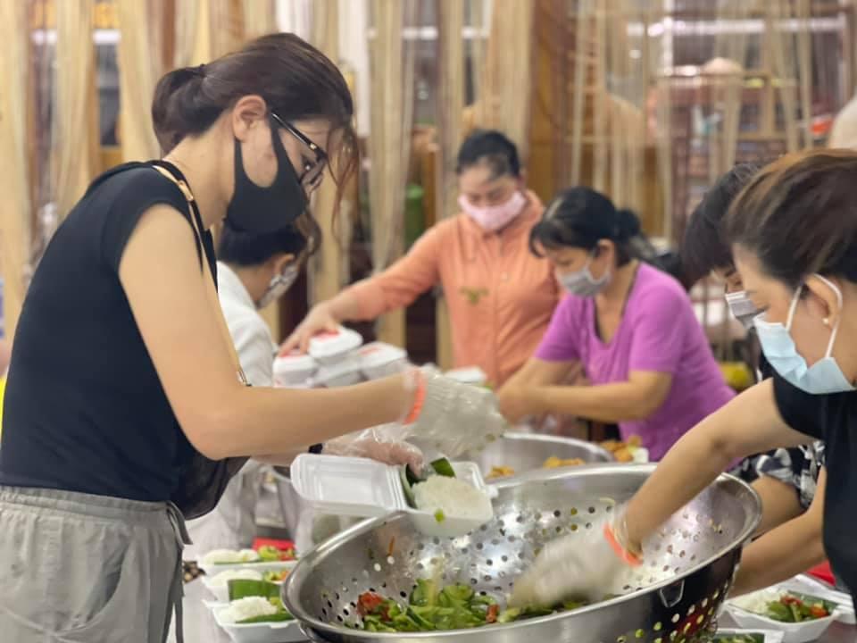 Sao Việt lên án đã từ thiện thì đừng phân biệt sang hèn-2