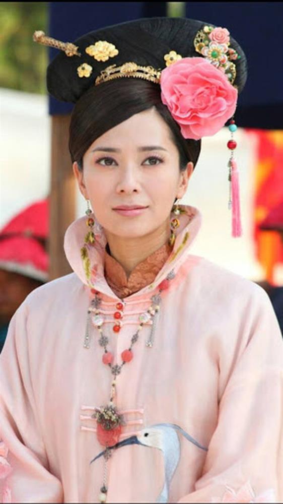 Hoa hậu Hong Kong từng phá thai để đóng phim bây giờ ra sao?-4