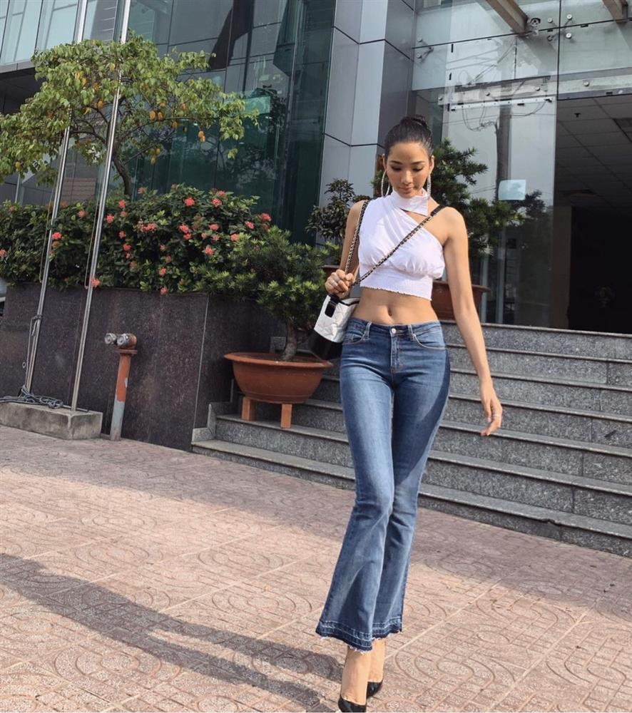 Hoàng Thùy mix đồ với túi Xà Leo: Sang xịn thì ít, luộm thuộm phần nhiều-3