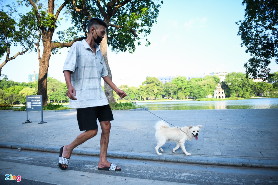 Hồ Tây, hồ Gươm đông người đạp xe, đi bộ-7