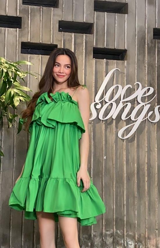 Hồ Ngọc Hà mặc chiếc váy đặc biệt để chụp ảnh cùng cặp sinh đôi Lisa và Leon-5