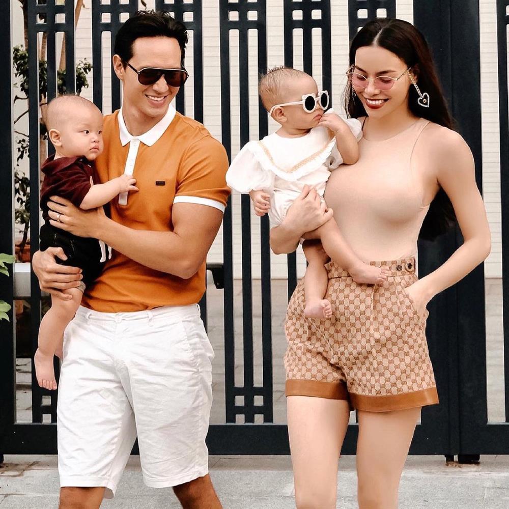 Hồ Ngọc Hà mặc chiếc váy đặc biệt để chụp ảnh cùng cặp sinh đôi Lisa và Leon-9