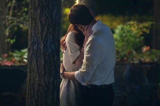 Đồng nghiệp nữ tỏ lời yêu, tôi giấu việc đã có vợ để ngoại tình