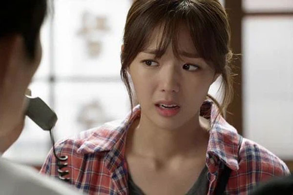 Sau 3 lần tôi thụ tinh nhân tạo thất bại, cả nhà đều trầm lặng hẳn, rồi bố chồng bỗng đưa ra quyết định khiến tôi bật khóc biết ơn-2