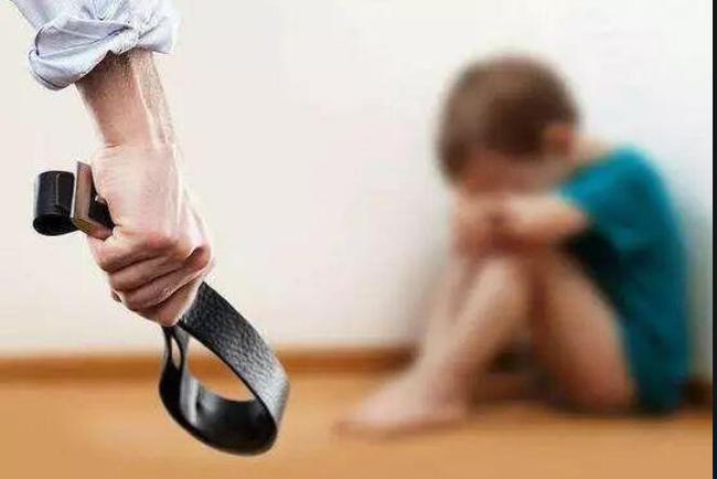 Đứa trẻ trở nên chậm chạp chỉ sau một trận đòn của bố: Bác sĩ chỉ ra đó là biểu hiện của bệnh động kinh, người bố ân hận khôn cùng-2