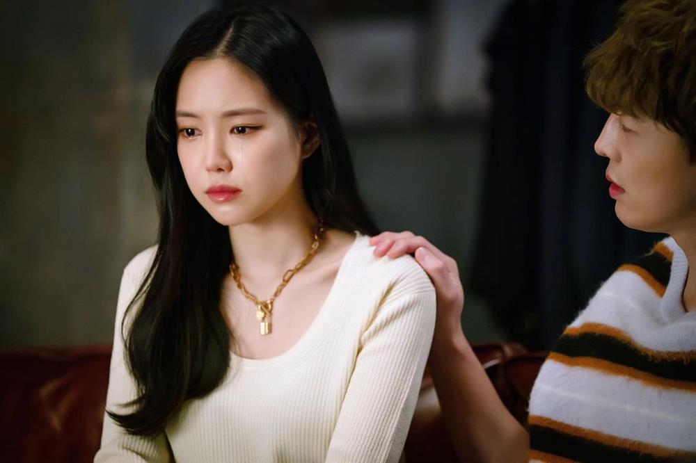 Nghỉ việc về quê chăm mẹ chồng bệnh nặng, trước khi mất bà kiếm cớ từ mặt tôi, hôm dọn nhà tôi mới khóc oà hiểu vì sao-1