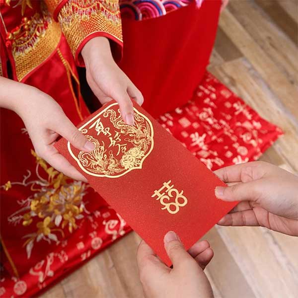 Được mẹ chồng tặng 180 triệu đồng ngay trong ngày cưới, đến khi đi rút tiền, con dâu lặng người vì số tiền trong thẻ-2