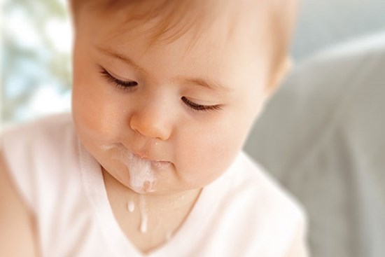 Bé 1 tuổi nôn trớ, tắc ruột vì một món đồ chơi: Cha mẹ tốt nhất đừng bao giờ mua thứ này cho trẻ