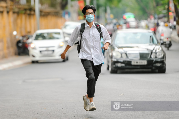 Hà Nội: Trường học không tổ chức các kỳ thi tuyển sinh và khảo sát học sinh theo hình thức trực tiếp-1