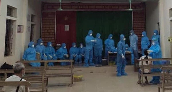 3 người dân tộc ở trong bản sâu thấy mệt mỏi, đi khám phát hiện dương tính SARS-CoV-2-3