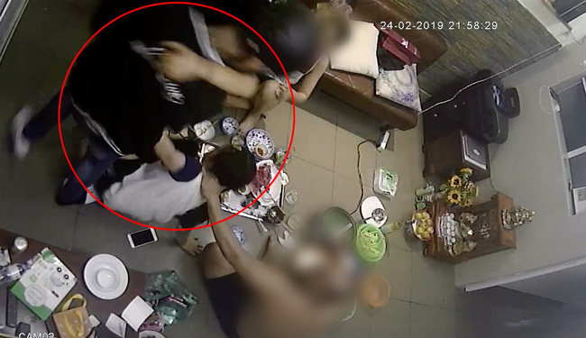 Sốc: Đạt G bị tung clip hành hung bạn gái cũ, lao vào đạp tát khi Du Uyên đang ăn cơm với gia đình-1