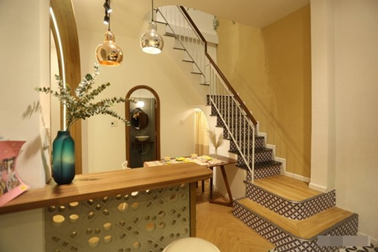 Nhà trong hẻm chỉ 36m² vẫn đẹp hiện đại sau cải tạo với chi phí 450 triệu đồng ở Sài Gòn