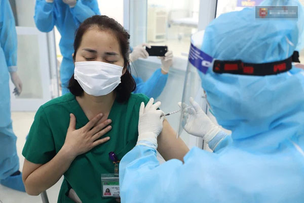 Hà Nội: Người dân có thể đăng ký tiêm vắc xin Covid-19 như thế nào và để được tiêm chủng cần đáp ứng điều kiện gì?-3