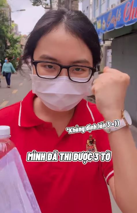 Đừng lo Phương Mỹ Chi bị tủ đè, cô bạn có tuyên bố cực chất khi ra khỏi phòng thi, còn trấn an cả đàn anh như này-2