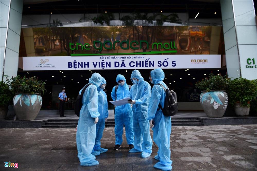 Bên trong bệnh viện dã chiến ở Thuận Kiều Plaza-1