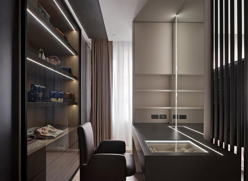 Căn hộ nhỏ tạo sự thư giãn về mặt thị giác bằng những gam màu tối đầy ấn tượng-14