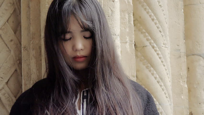 Vừa dọn cơm ra thì cô hàng xóm xuất hiện rồi buông lời mỉa mai, bố chồng tôi nhẹ nói một câu khiến cô ấy xấu hổ lủi mất-1