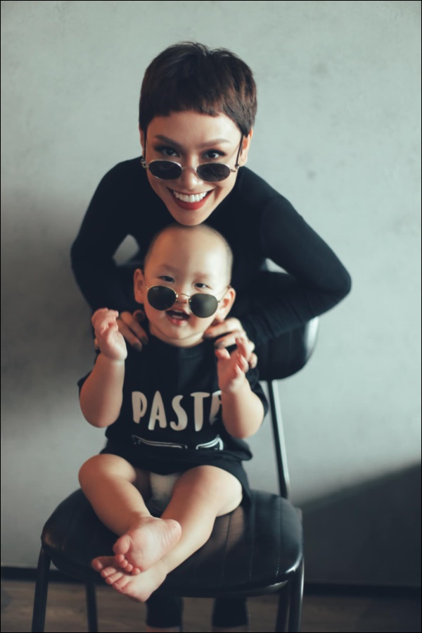 Cậu út nhà Trà My Idol mới 2 tuổi đã nặng 22kg, bị quở kém duyên mập quá mẹ đáp trả nhẹ nhàng, tinh tế-2