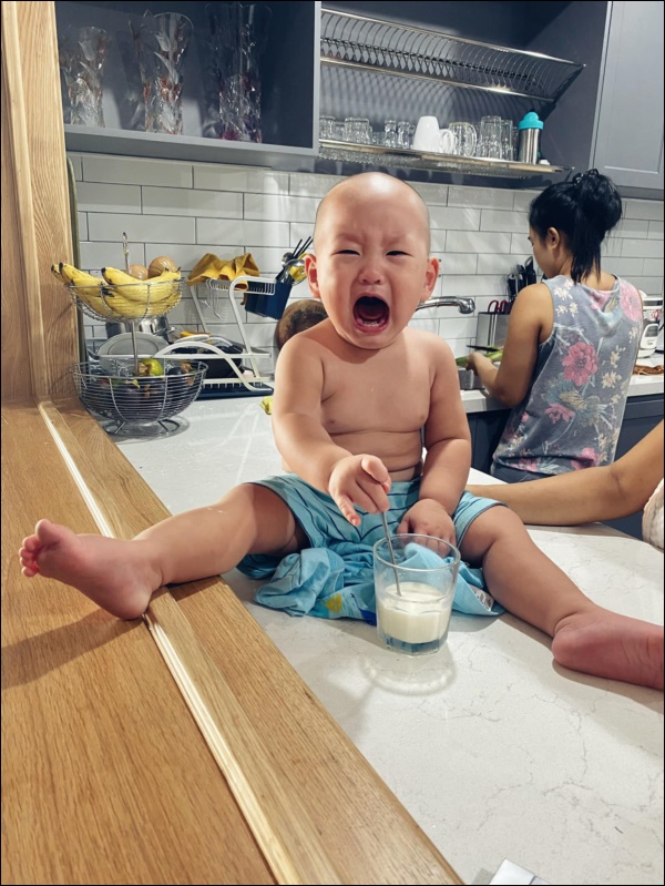 Cậu út nhà Trà My Idol mới 2 tuổi đã nặng 22kg, bị quở kém duyên mập quá mẹ đáp trả nhẹ nhàng, tinh tế-5