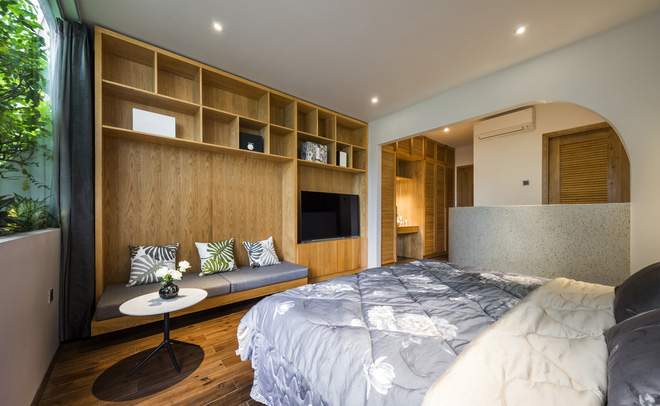 Ngôi nhà cắt khoét siêu art chiếm spotlight cả khu phố: Design bên trong xịn không kém, sân thượng chill như quán cafe-13