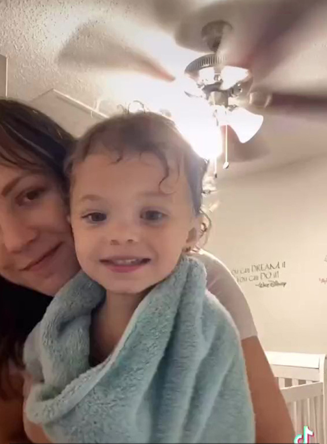 Bị chê bai ở nhà rảnh rỗi chẳng làm gì, người mẹ tung video hút hơn 2 triệu lượt thích, ai xem cũng đồng cảm-6