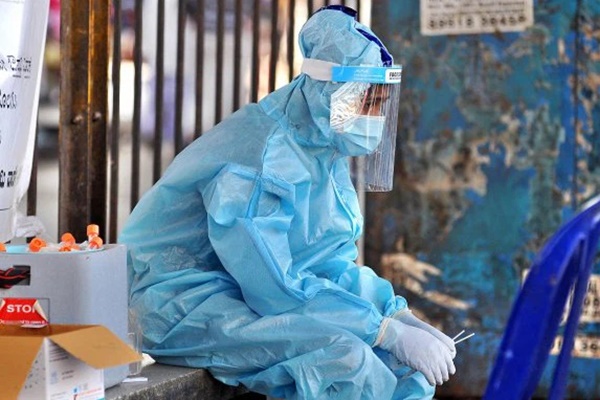 Được điều trị tại nhà, người dân TP HCM tự mua thuốc chữa Covid-19: Chuyên gia cảnh báo hậu quả-3