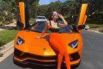 Bà cụ U80 cầm lái chiếc Lamborghini trị giá hơn 60 tỷ của con trai là đại gia Việt khét tiếng đất Mỹ-4