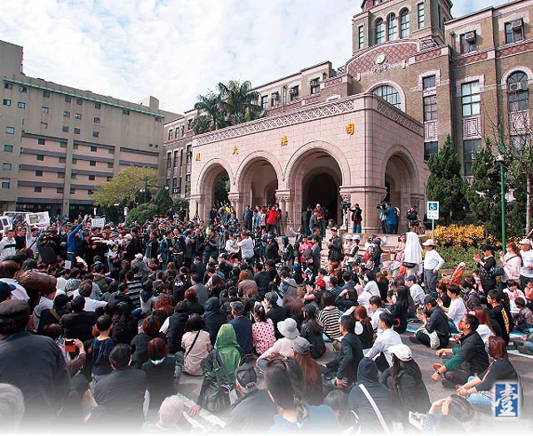 Bé trai 2 tuổi bị bạo hành đến chết: 21 ngày địa ngục chịu sự tra tấn bằng ma túy và bạo lực, thi thể không còn ra hình hài-8