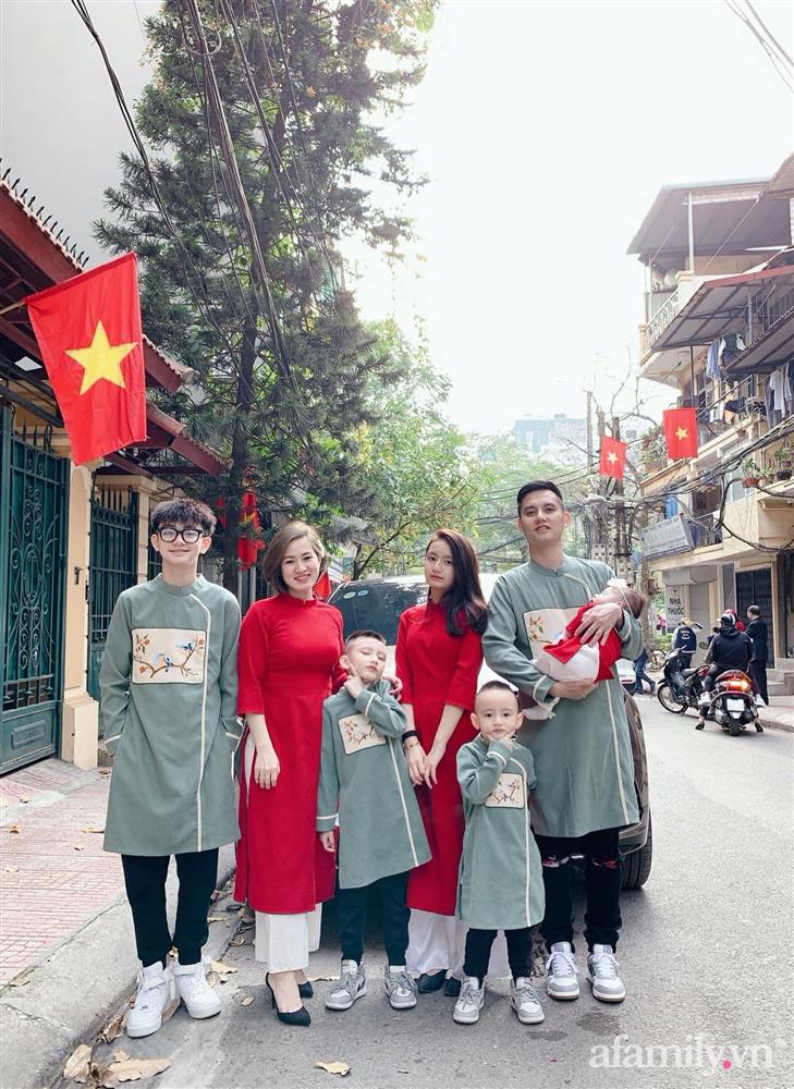 Ngày nào cũng ăn đêm nhưng chỉ chọn 2 món này, hot mom 5 con tự tin diện bikini khoe dáng mlem mướt mắt-1