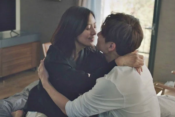 Cuộc đối đầu tấu hài giữa chính thất và tiểu tam: Kẻ thứ 3 dùng đủ mọi cách khiêu khích nhưng phải đầu hàng&nbsp;với độ nhây của chị vợ-7