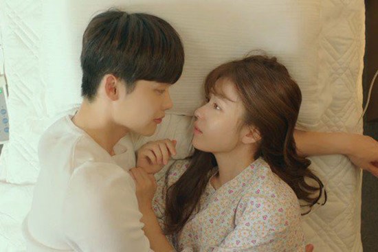Nửa đêm, người yêu bấm chuông xin được ngủ nhờ, tôi định đưa lên phòng nhưng phản ứng của bố tôi khiến tất cả phải kinh ngạc