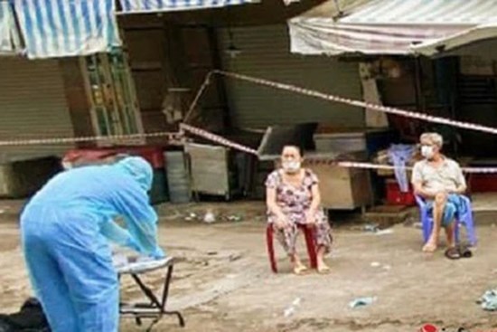 Nam sinh cầu cứu có bà là F0 chưa đi viện: 'Lúc nào cũng có chú bên cạnh, con cứ gọi cho chú'