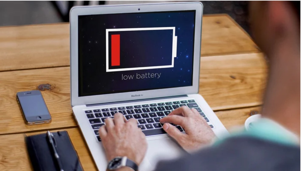 6 dấu hiệu cảnh báo Laptop của bạn đang bị theo dõi, làm cách này để đảm bảo an toàn-1