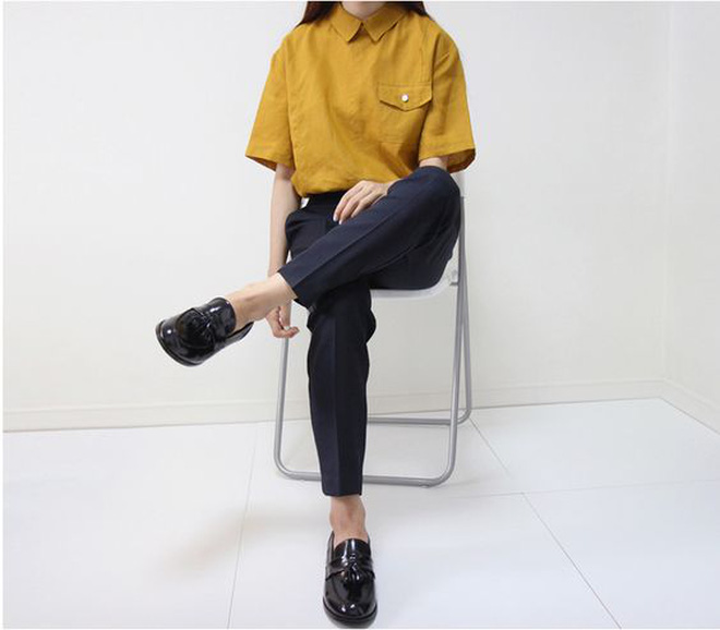 Chán combo gia truyền giày cao gót với quần âu, chị em thử chuyển qua 5 kiểu giày siêu hack dáng này đi!-4