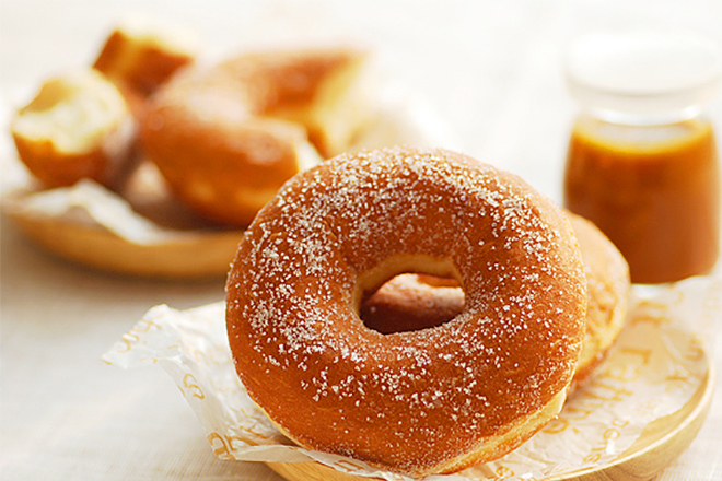 Mẹ đảm bỏ túi cách làm bánh donut tại nhà thơm ngon, bắt mắt không thua gì ngoài hàng bé nào cũng thích mê-5