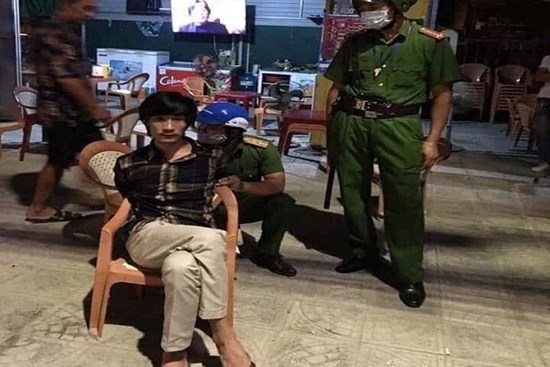 Án mạng dã man, con trai dùng dao giết mẹ ngay tại nhà riêng