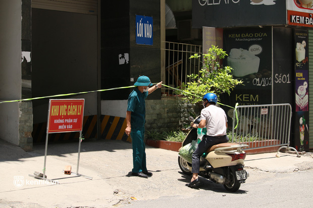 Hà Nội: Phong toả chung cư tại Hà Đông, người thân xuyên trưa tiếp tế sau ca dương tính SARS-CoV-2-7