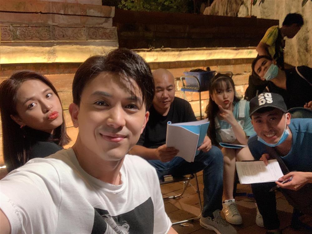 Ơn giời, Thu Quỳnh đã chịu bỏ mái tóc già chát chúa rồi đây!-3