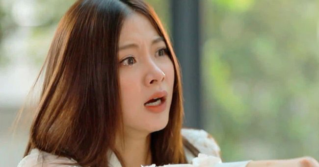 Thấy em dâu ngồi gặm móng giò trước cửa nhà, tôi lại gần thì chứng kiến cảnh tượng đau lòng-2