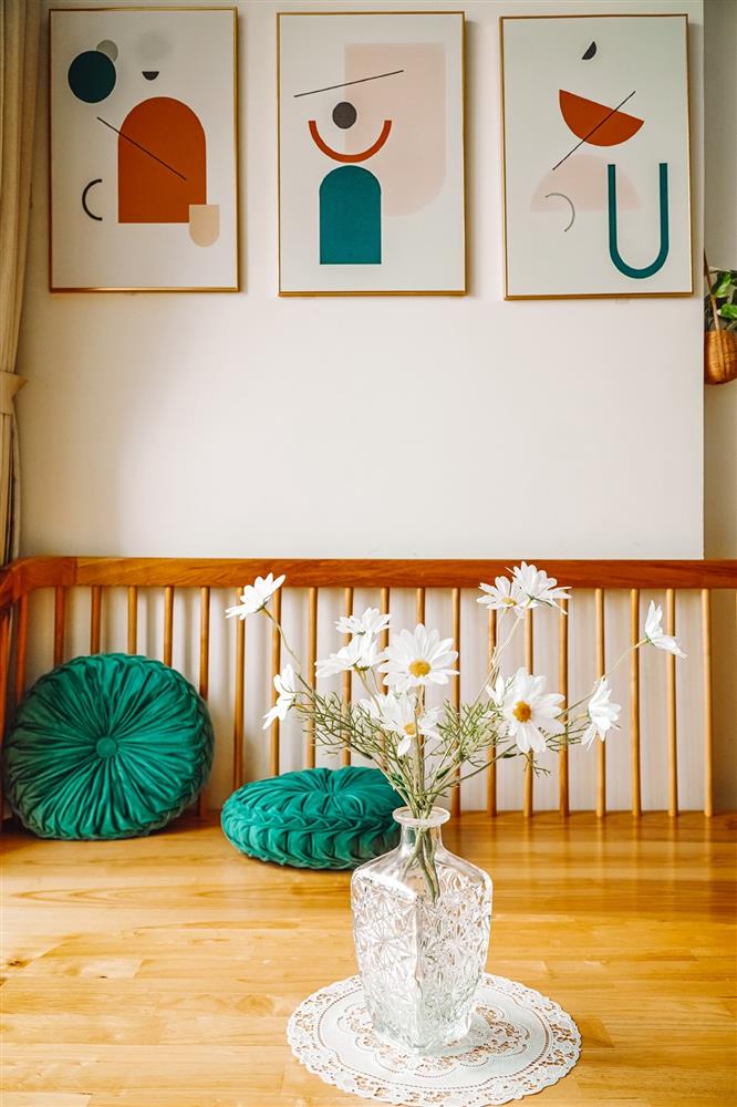 Nữ điều dưỡng trổ tài thiết kế, tận dụng cả chai nước truyền dịch để decor nhà: Cứ tưởng không gian sống sẽ khô khan như nghề ai ngờ thành quả lại đốn tim bao người-2