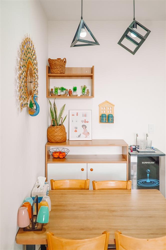 Nữ điều dưỡng trổ tài thiết kế, tận dụng cả chai nước truyền dịch để decor nhà: Cứ tưởng không gian sống sẽ khô khan như nghề ai ngờ thành quả lại đốn tim bao người-6