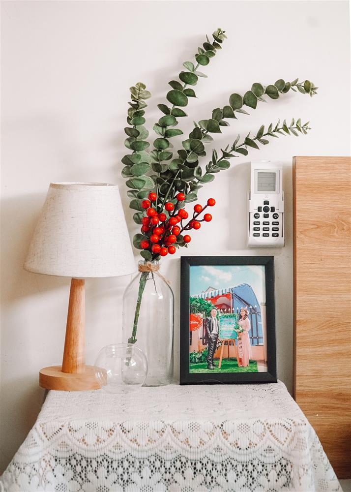 Nữ điều dưỡng trổ tài thiết kế, tận dụng cả chai nước truyền dịch để decor nhà: Cứ tưởng không gian sống sẽ khô khan như nghề ai ngờ thành quả lại đốn tim bao người-13