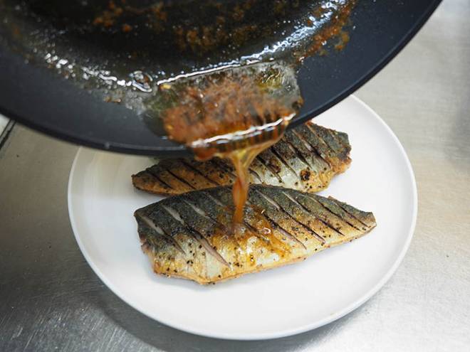 Cách làm cá thu nướng sốt tiêu chanh, món ăn hoàn hảo cho bữa tối-8