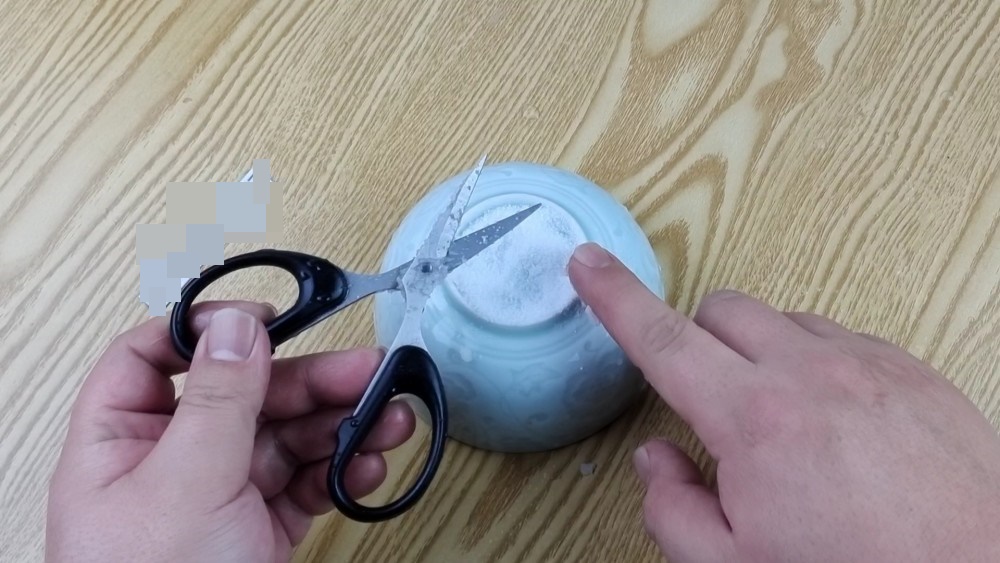 Dù kéo có cùn đến đâu, bạn cũng đừng vội vứt chúng đi, nếu bạn học được mẹo này, kéo sẽ sắc như mới ngay lập tức-5