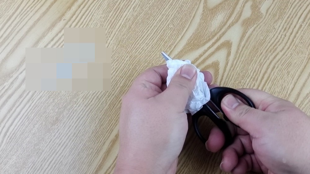 Dù kéo có cùn đến đâu, bạn cũng đừng vội vứt chúng đi, nếu bạn học được mẹo này, kéo sẽ sắc như mới ngay lập tức-8