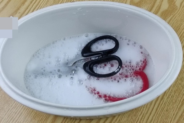 Mùa hè nắng nóng, nhu cầu sử dụng nước tăng cao, hãy học ngay 10 mẹo nhỏ đơn giản này sẽ giúp bạn tiết kiệm nước trong nhà bếp hiệu quả!-6